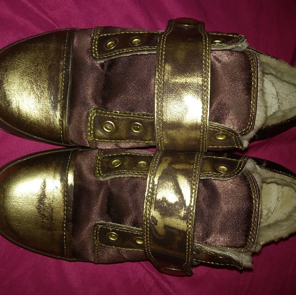 Timberland Womens Size 9M Sneaker Gold Bronze - Picture 1 of 6